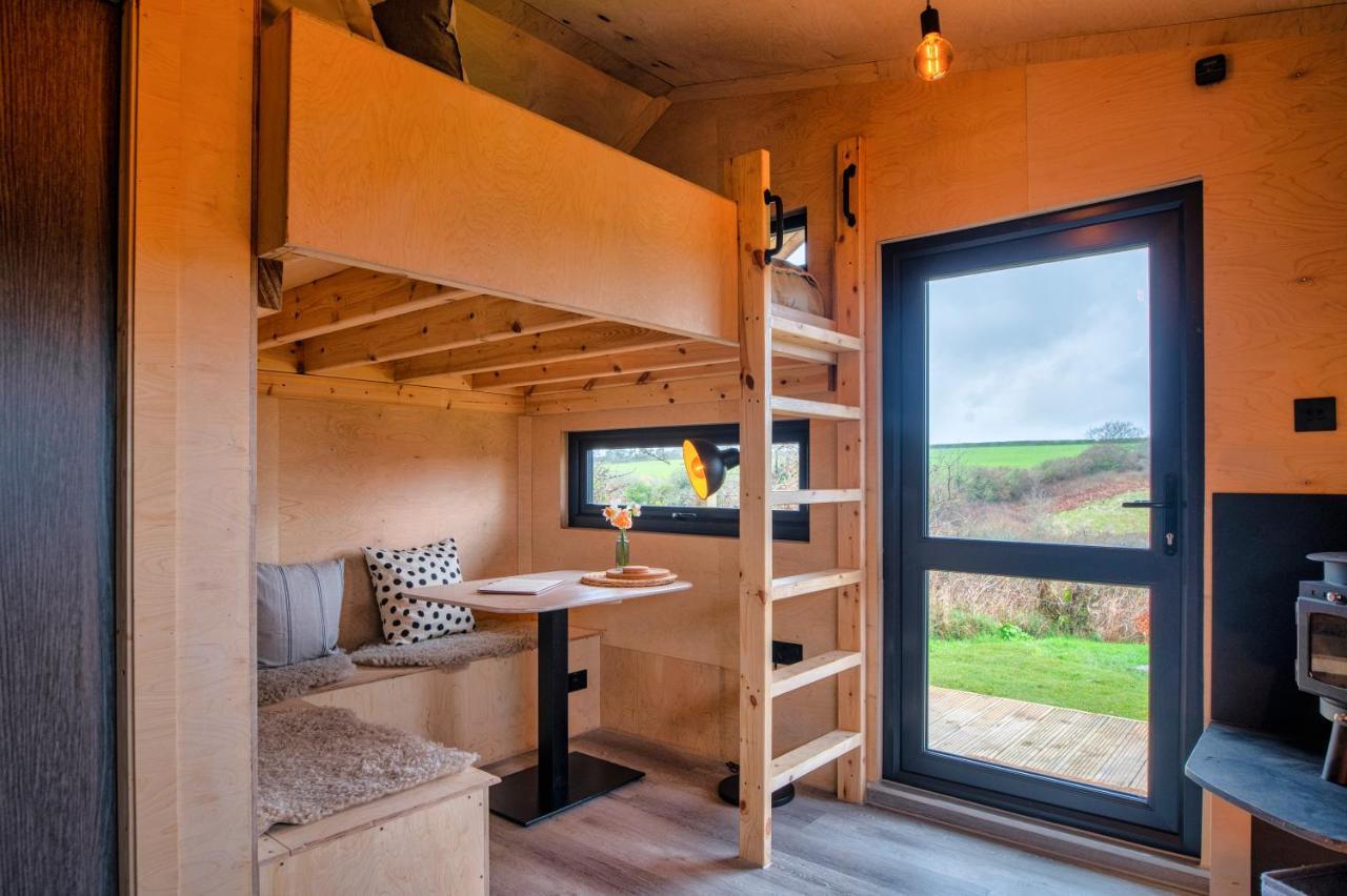 Luxury Glamping Cabin With Outdoor Bath On Cornish Flower Farm トルーロー エクステリア 写真