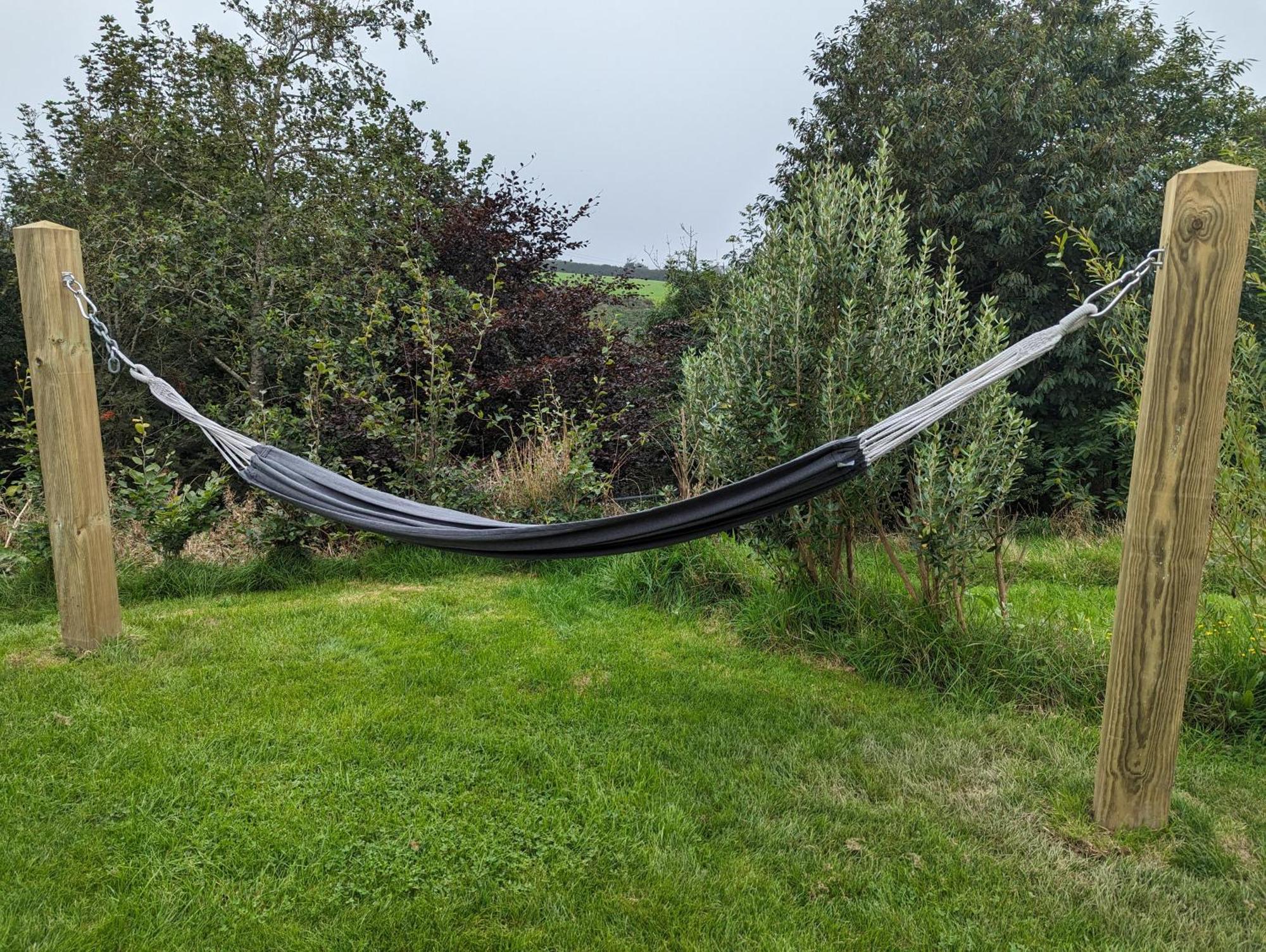 Luxury Glamping Cabin With Outdoor Bath On Cornish Flower Farm トルーロー エクステリア 写真