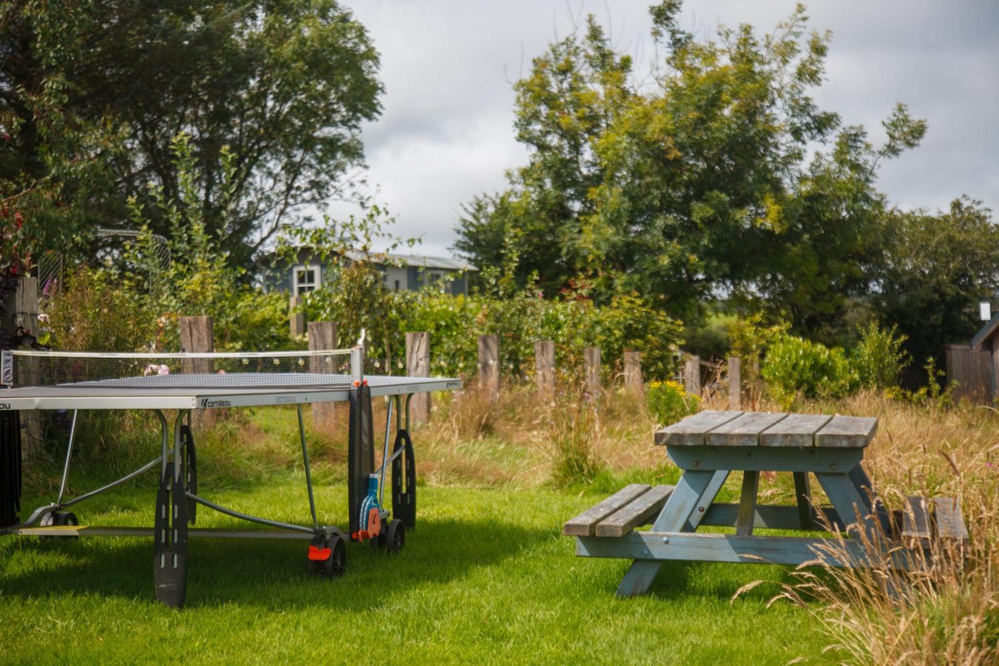 Luxury Glamping Cabin With Outdoor Bath On Cornish Flower Farm トルーロー エクステリア 写真